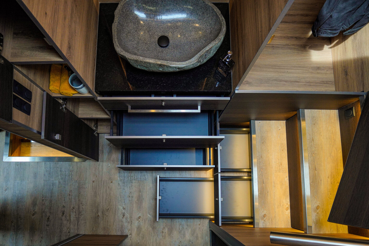 GB61701x_kl-1536×1024