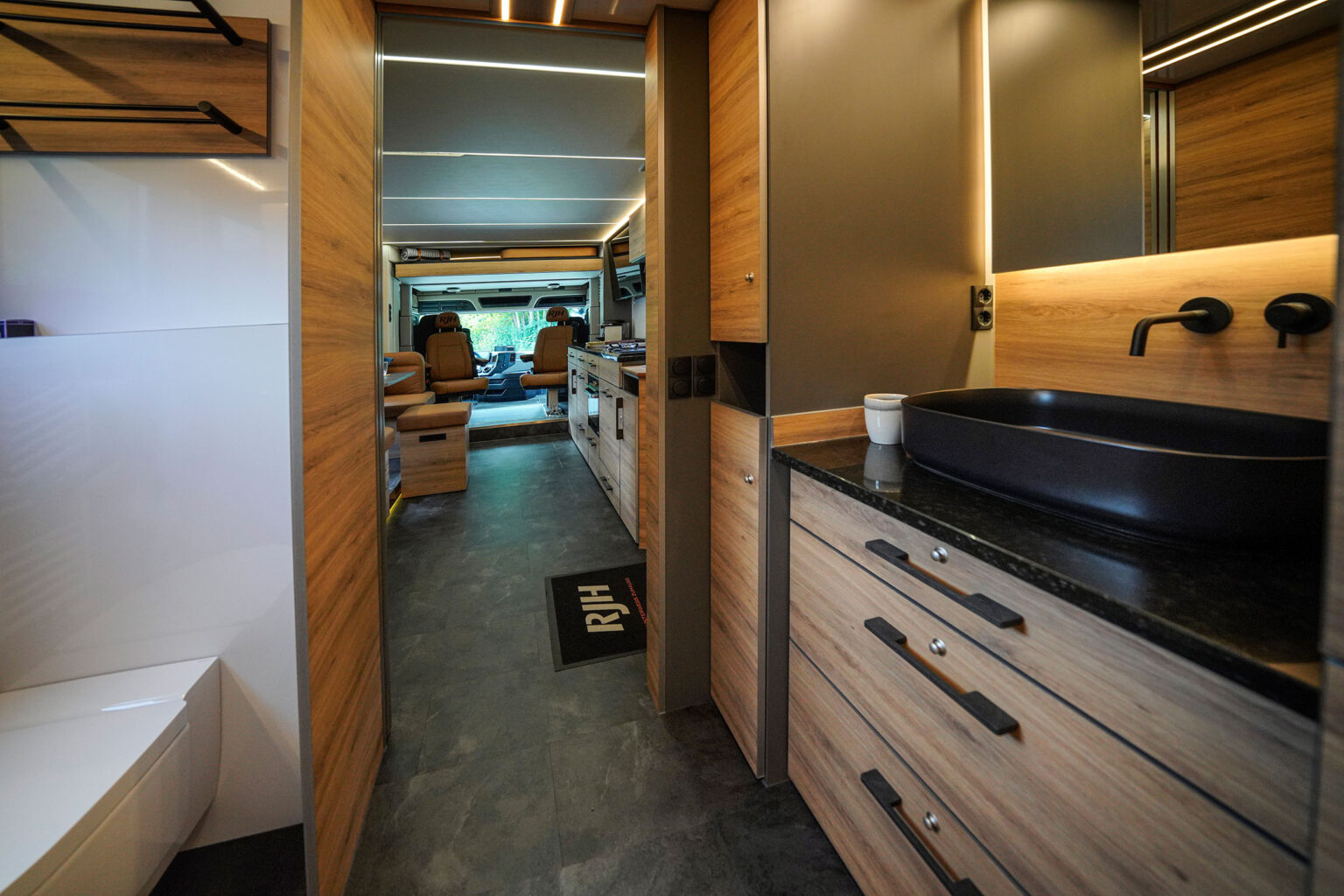 GB63709_kl-1536×1024