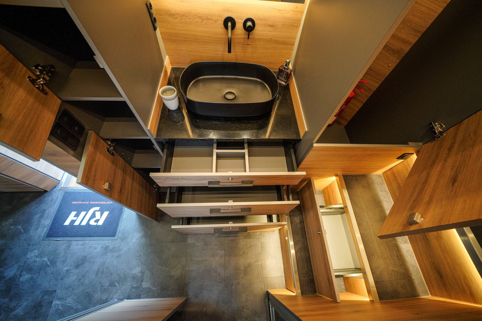 GB63720_kl-1536×1024