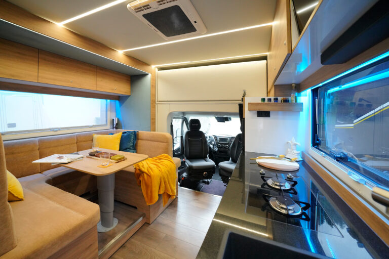 GB67017-768×512 (1)