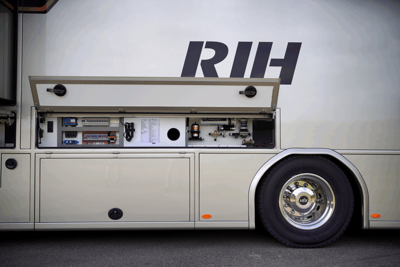 GB_1661_kl-1536×1024