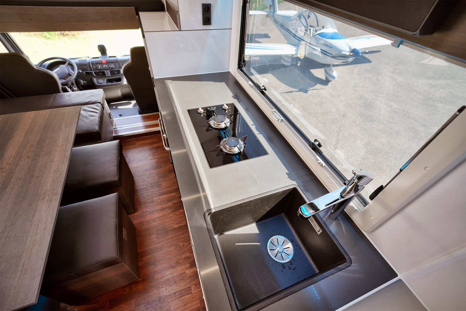 Int-RJH-Excellence_7-1536×1025